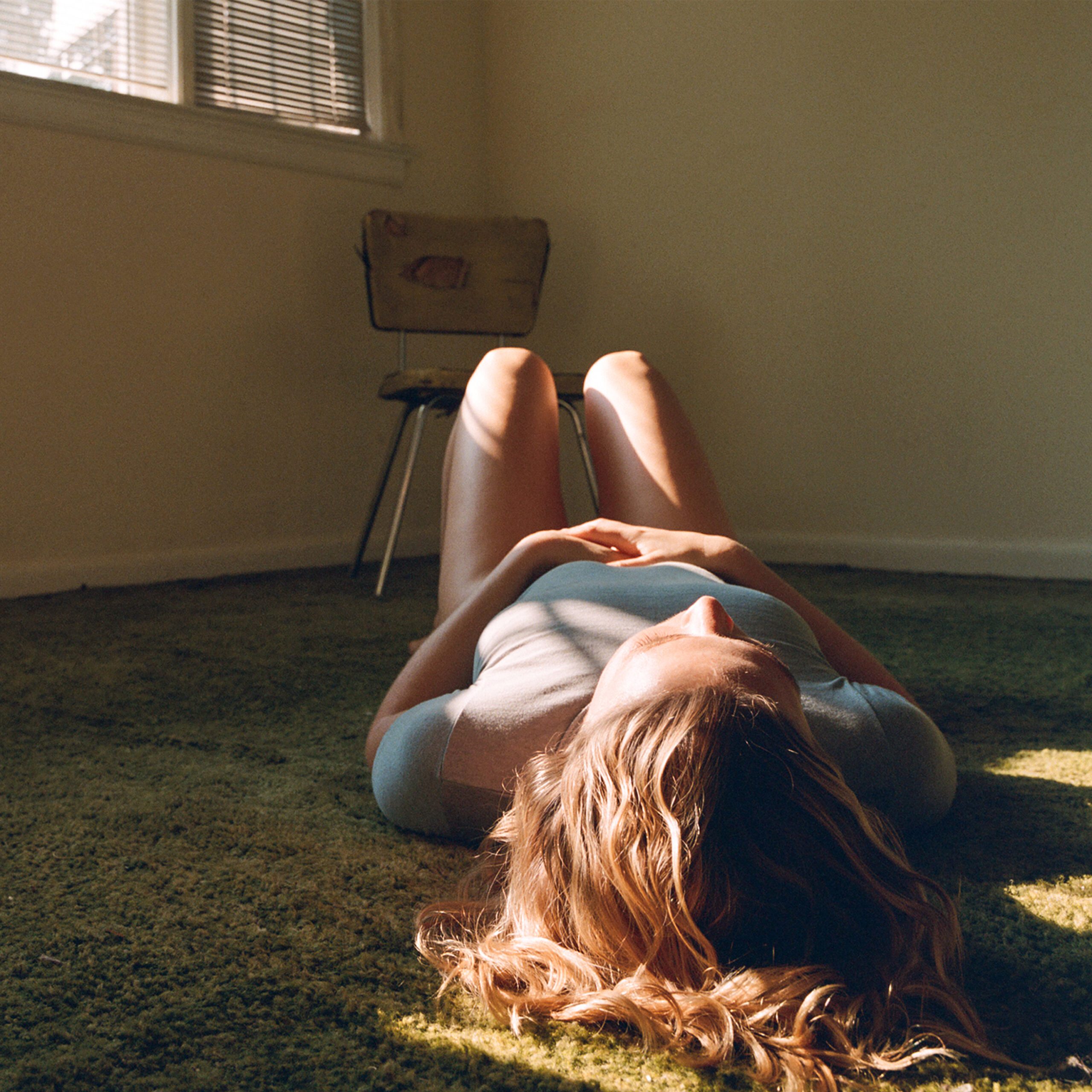 Maggie Rogers – “In The Living Room”